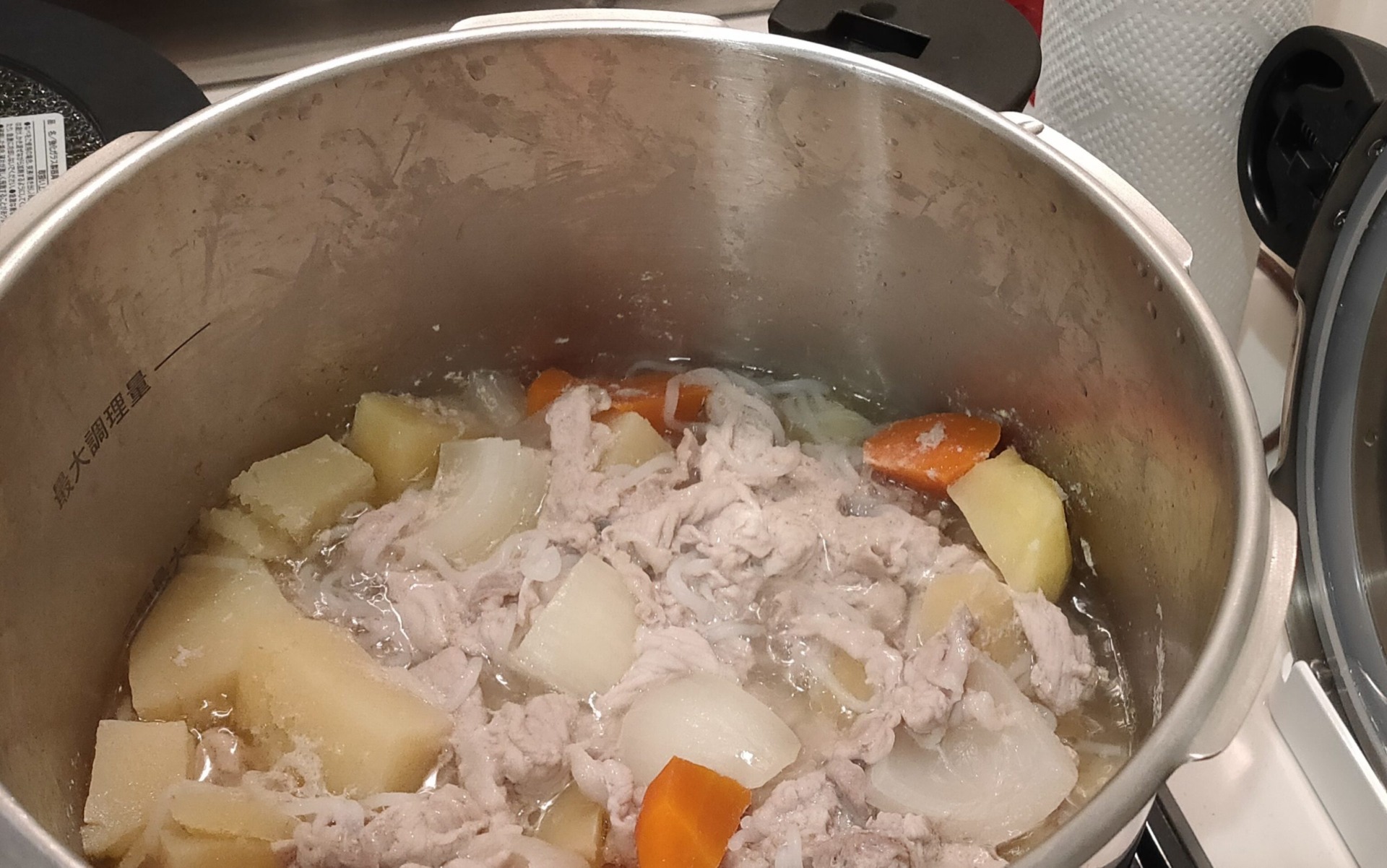 圧力鍋で圧をかけた肉じゃが