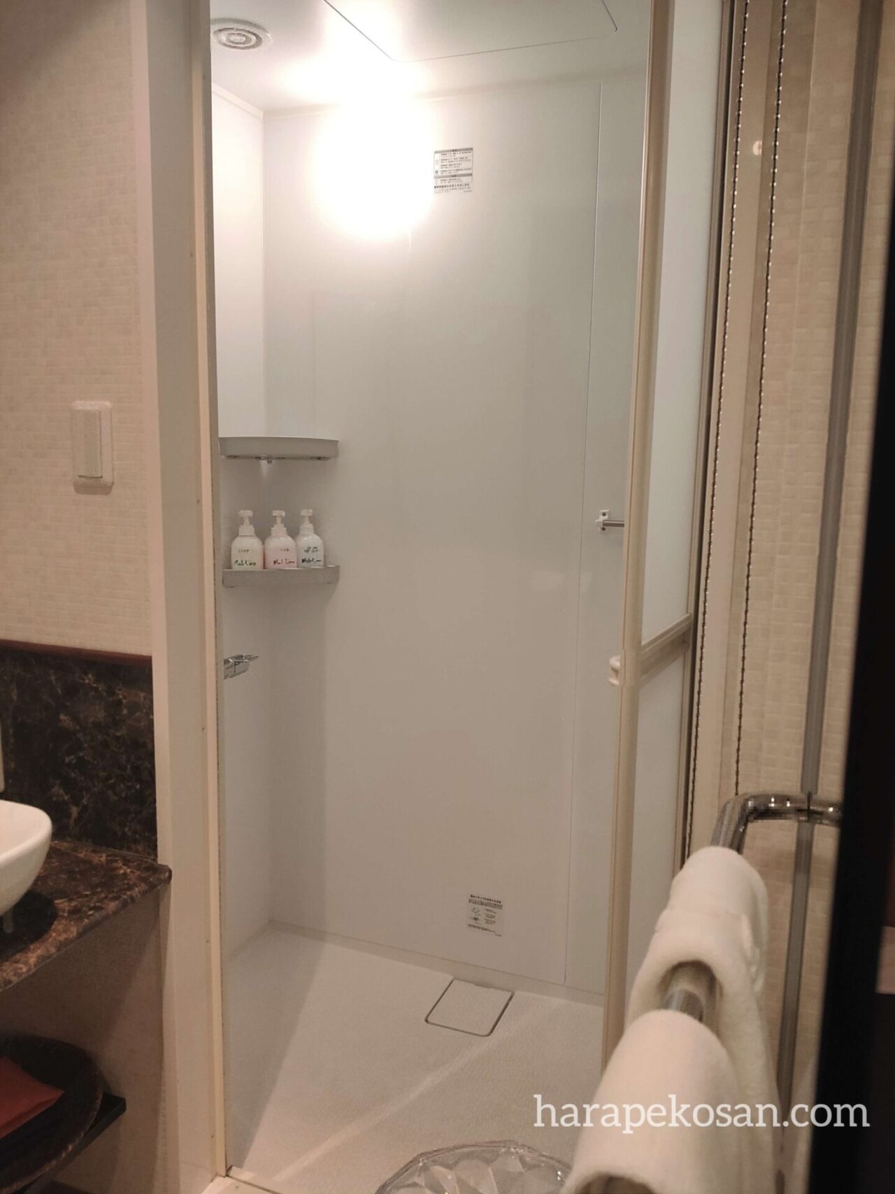 箱根湯本温泉 ホテルマイユクール祥月のシャワールーム